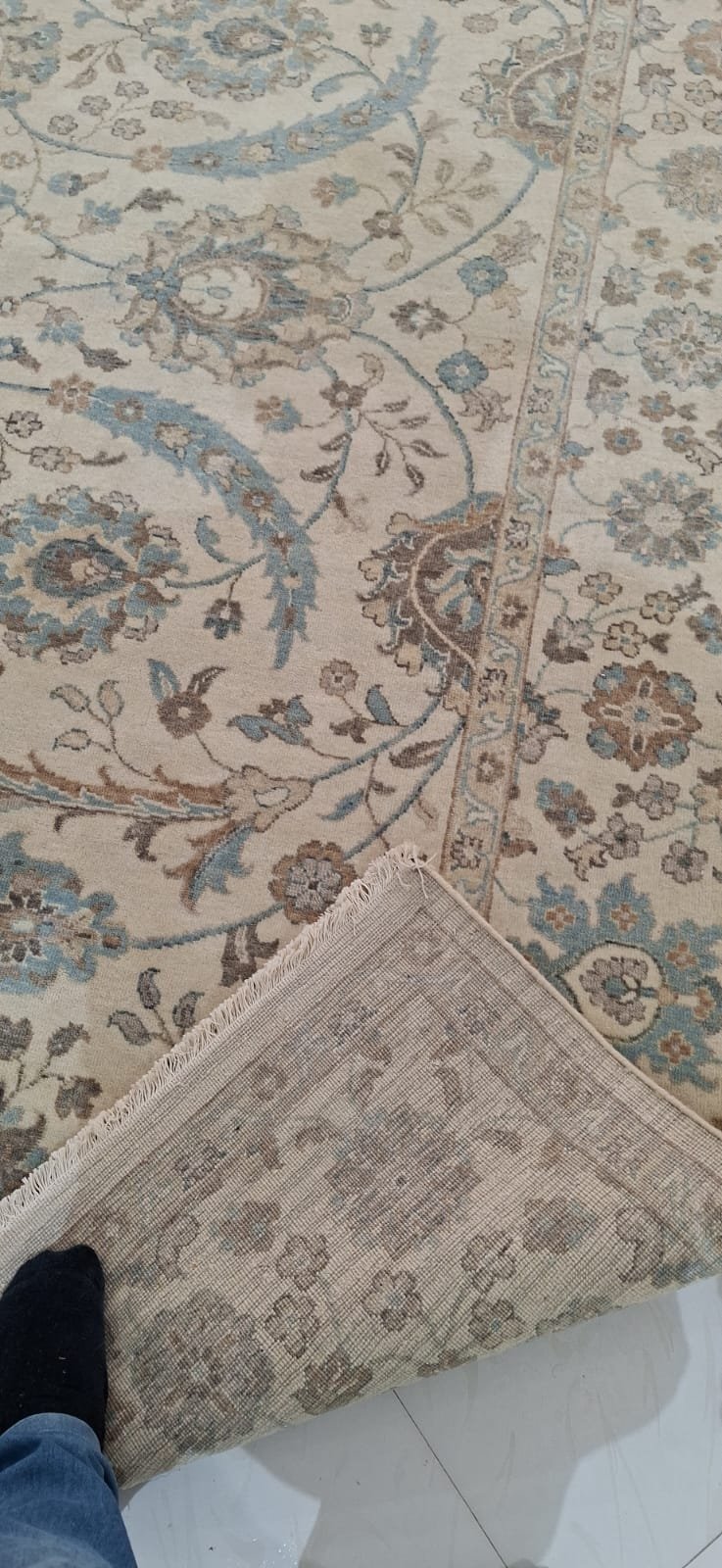 Detail view 3 of Classic Ivory Arabesque Wool Rug 8ft x 10ft